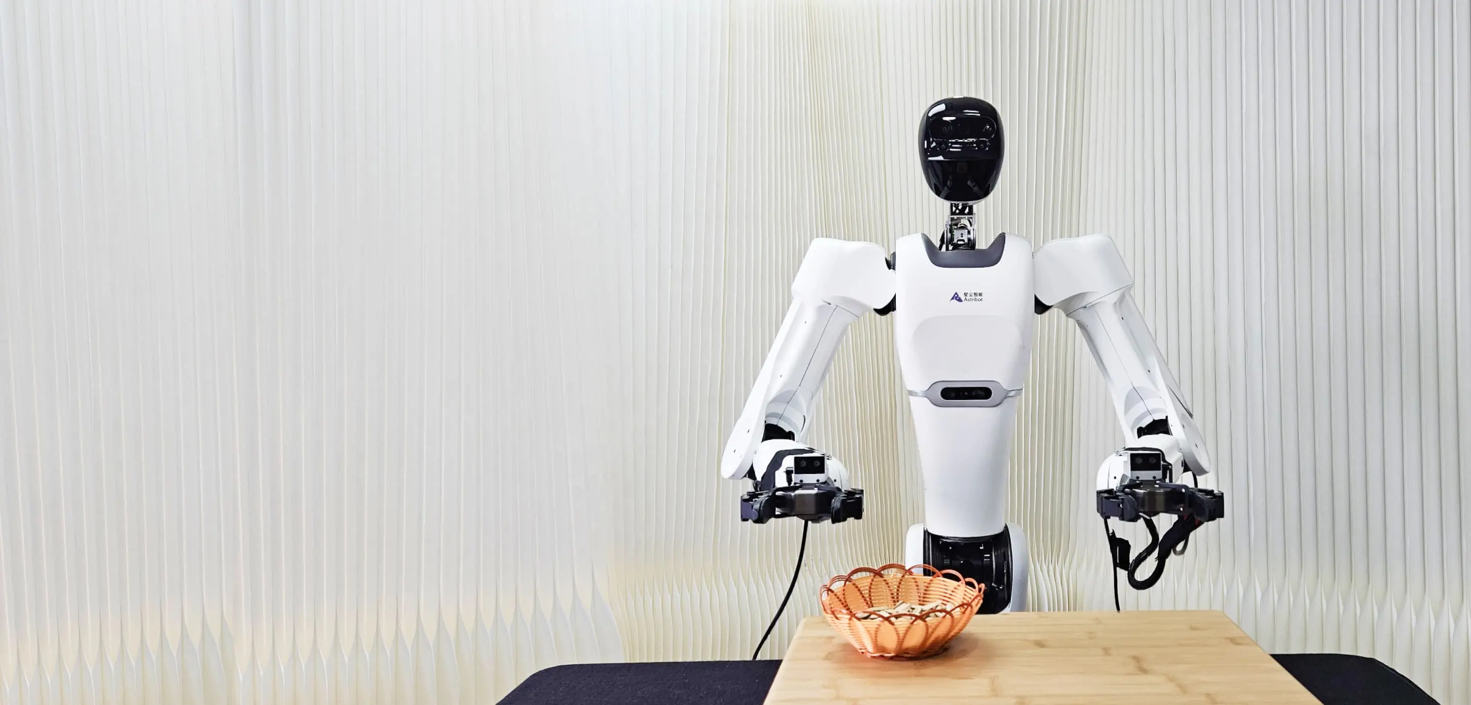 「二足歩行を捨てた」星塵Astribot、秒速10mの逆張り