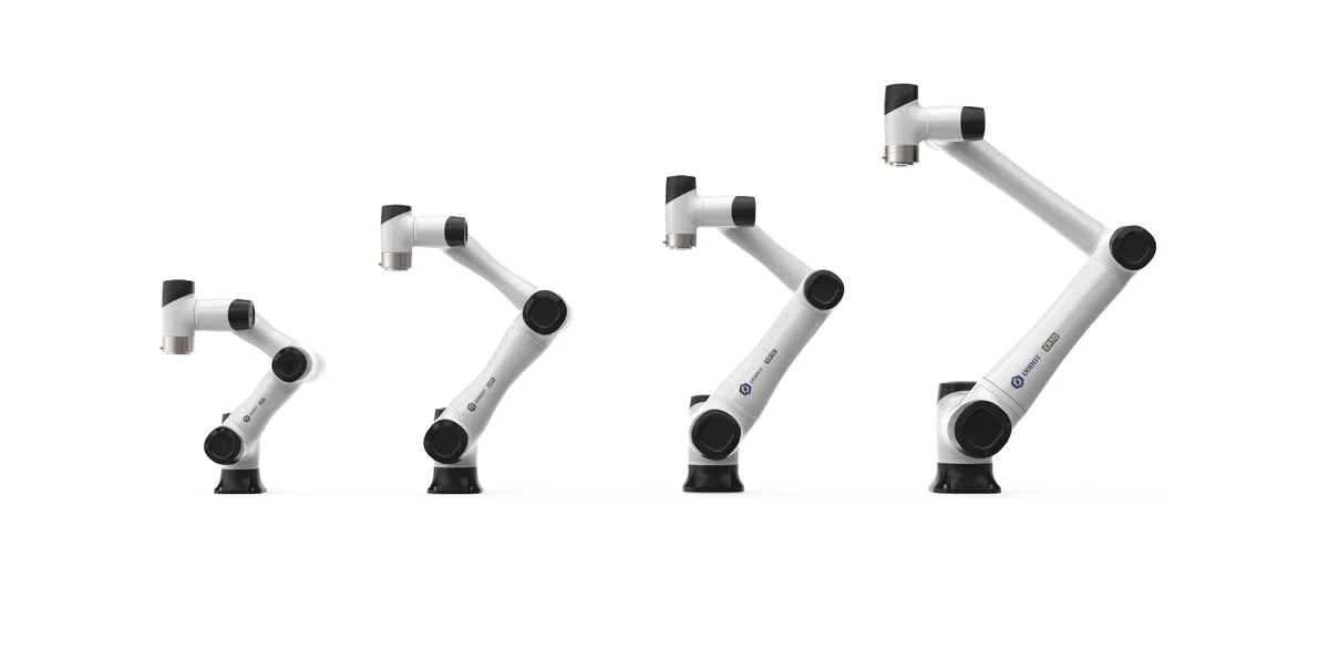 工場内で精密作業を自動化するDOBOTの6軸協働ロボット