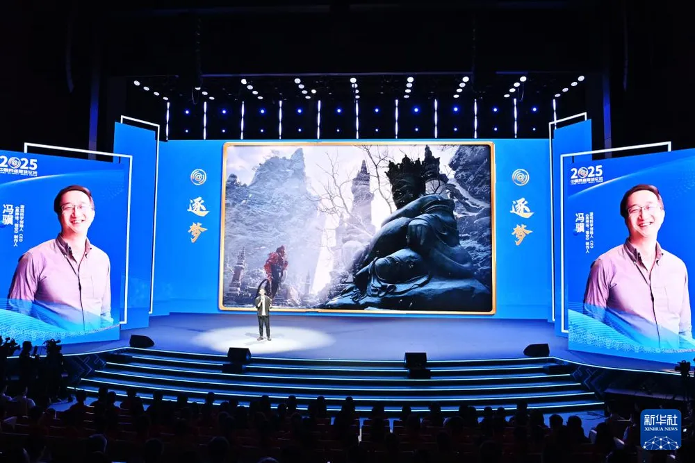中国メディアフォーラムで開発思想を語るゲームサイエンス創業者兼プロデューサーの馮驥（Yocar）