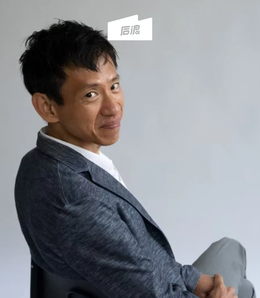 AI時代の孤独とコミュニケーションの変容を表現したビジュアル